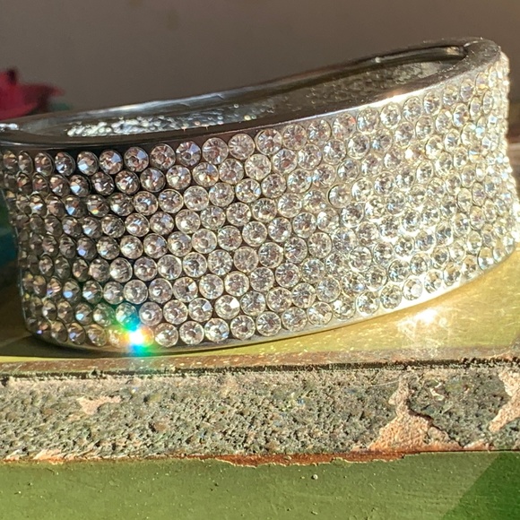Gorgeous Sparkling Crystal Hinged Cuff Bracelet - Picture 1 of 11